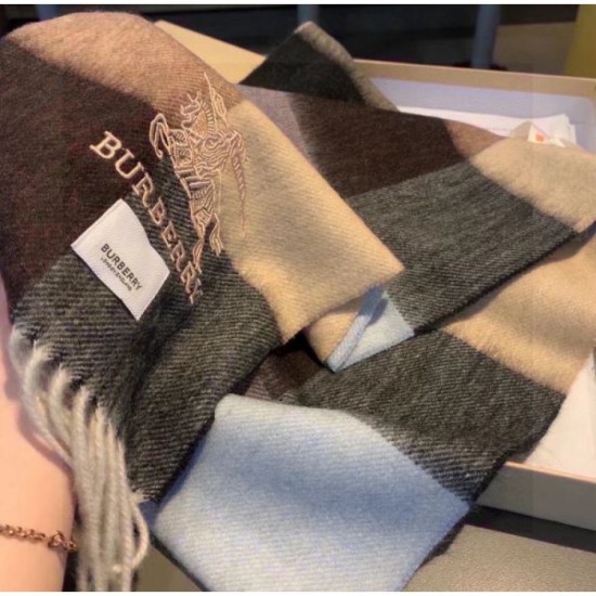 BURBERRY Cute Sold Out Very Popular 2023FW Scarf BURBERRY Cute Sold Out Very Popular 2023FW Scarf