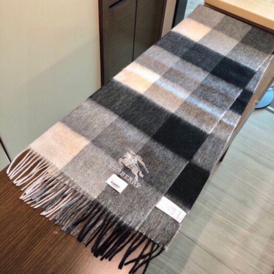 BURBERRY Burberry Hot Spot Domestic Sold Out Limited Quantity 2023FW Scarf BURBERRY Burberry Hot Spot Domestic Sold Out Limited Quantity 2023FW Scarf