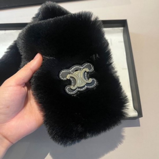 CELINE 2023FW scarf, a new winter item that can create a new look CELINE 2023FW scarf, a new winter item that can create a new look