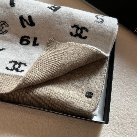 2023FW Muffler CHANEL CHANEL For an elegant casual outfit 2023FW Muffler CHANEL CHANEL For an elegant casual outfit
