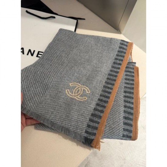 CHANEL Simple 2023FW scarf that enhances your style CHANEL Simple 2023FW scarf that enhances your style
