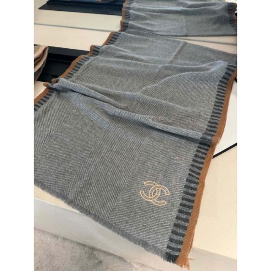 CHANEL Simple 2023FW scarf that enhances your style CHANEL Simple 2023FW scarf that enhances your style