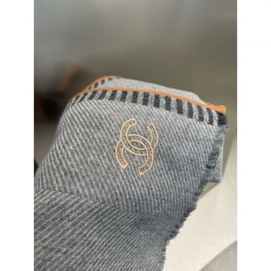 CHANEL Simple 2023FW scarf that enhances your style CHANEL Simple 2023FW scarf that enhances your style