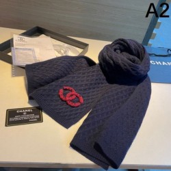 CHANEL This season's trend is to incorporate the 2023FW scarf into Chanel clothing.