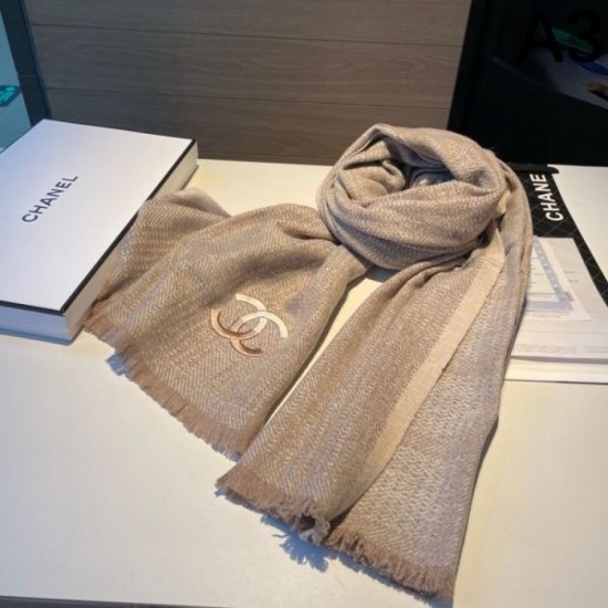 CHANEL Also featured in popular fashion magazines 2023FW Scarf CHANEL Also featured in popular fashion magazines 2023FW Scarf