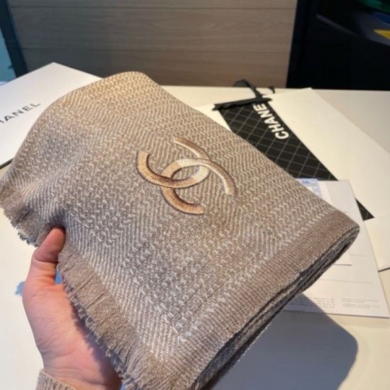 CHANEL Also featured in popular fashion magazines 2023FW Scarf CHANEL Also featured in popular fashion magazines 2023FW Scarf