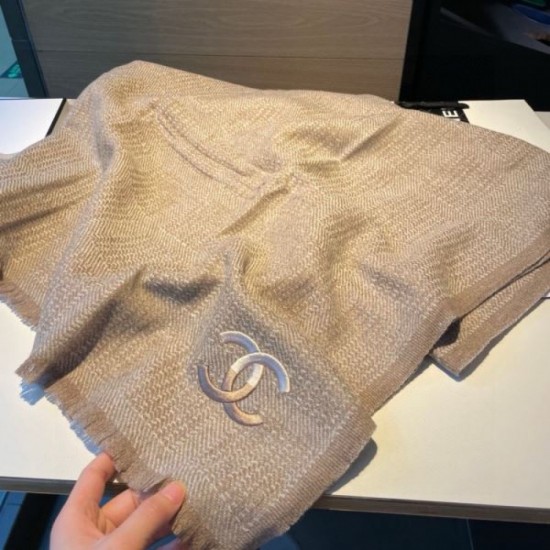 CHANEL Also featured in popular fashion magazines 2023FW Scarf CHANEL Also featured in popular fashion magazines 2023FW Scarf