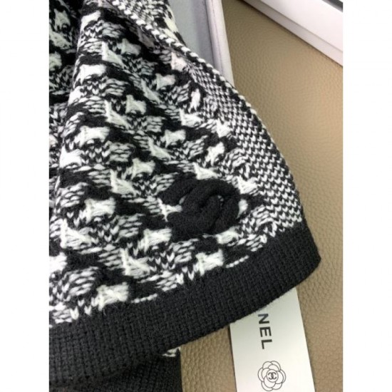 CHANEL Trends you definitely want to keep in mind 2023FW Scarf CHANEL Trends you definitely want to keep in mind 2023FW Scarf