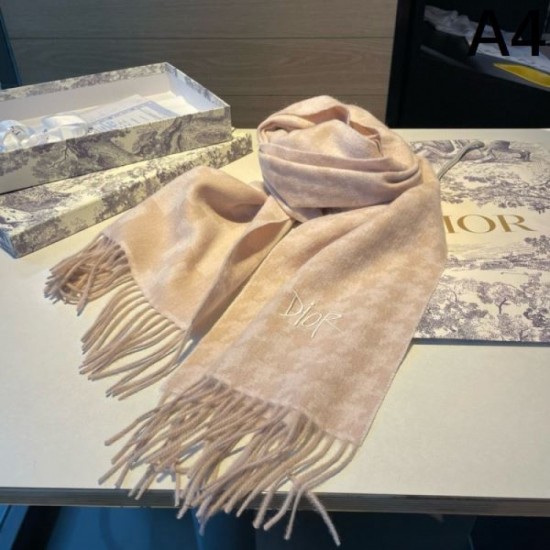 DIOR Fashionable 2023FW scarf incorporating trends DIOR Fashionable 2023FW scarf incorporating trends