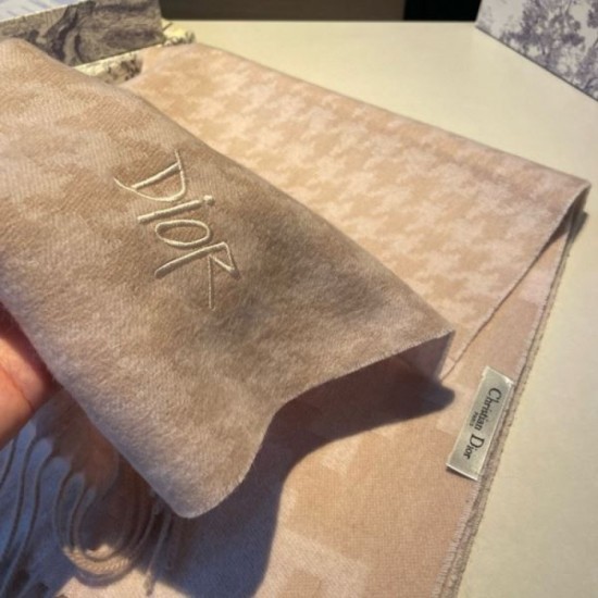 DIOR Fashionable 2023FW scarf incorporating trends DIOR Fashionable 2023FW scarf incorporating trends