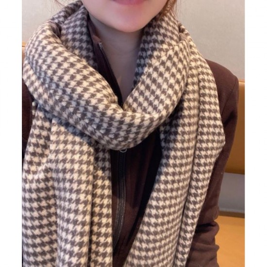 DIOR Dior competition is inevitable! 2023FW scarf you definitely want to check out DIOR Dior competition is inevitable! 2023FW scarf you definitely want to check out