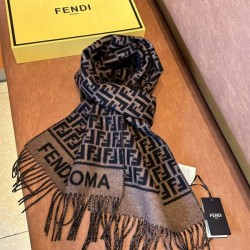 2023FW Muffler FENDI Featured new item full of seasonal feeling