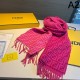 2023FW Muffler FENDI This season's featured new item with color 2023FW Muffler FENDI This season's featured new item with color