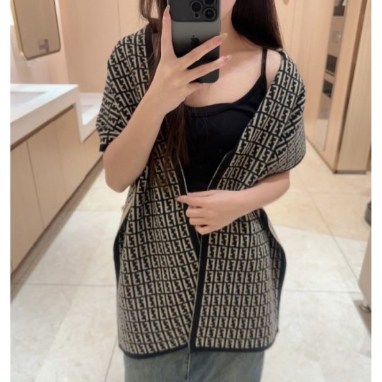 2023FW Muffler FENDI For a limited time, you should buy it at a good price 2023FW Muffler FENDI For a limited time, you should buy it at a good price