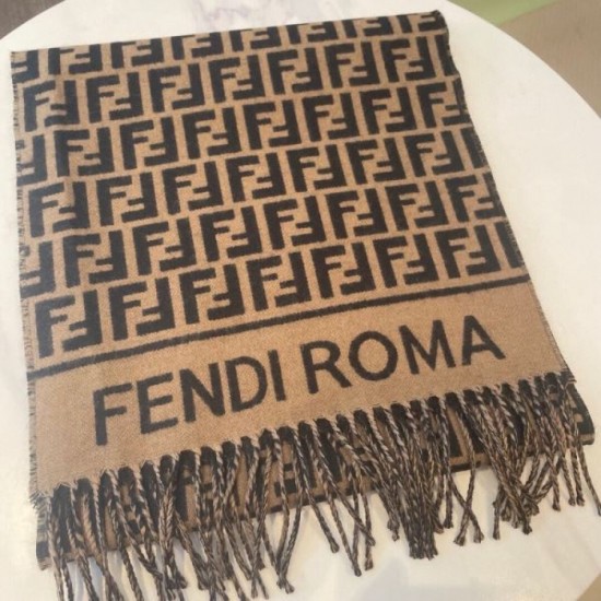 2023FW Muffler FENDI Used by celebrities and entertainers 2023FW Muffler FENDI Used by celebrities and entertainers