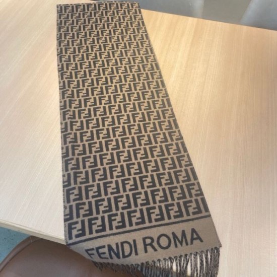 2023FW Muffler FENDI Used by celebrities and entertainers 2023FW Muffler FENDI Used by celebrities and entertainers