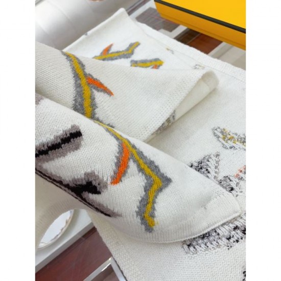 FENDI Eye-catching style this winter 2023FW Scarf FENDI Eye-catching style this winter 2023FW Scarf