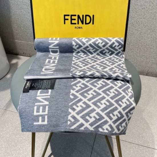 FENDI 2023FW scarf that is useful during the change of seasons FENDI 2023FW scarf that is useful during the change of seasons