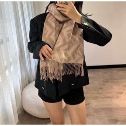 FENDI 2023FW scarf, a new winter item that is sure to be a hit this season