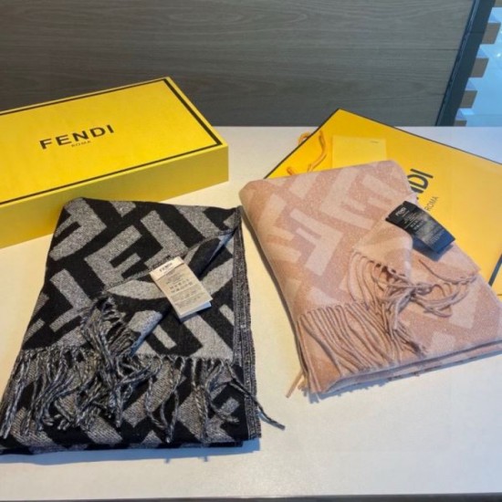 FENDI 2023FW scarf, a new winter item that is sure to be a hit this season FENDI 2023FW scarf, a new winter item that is sure to be a hit this season