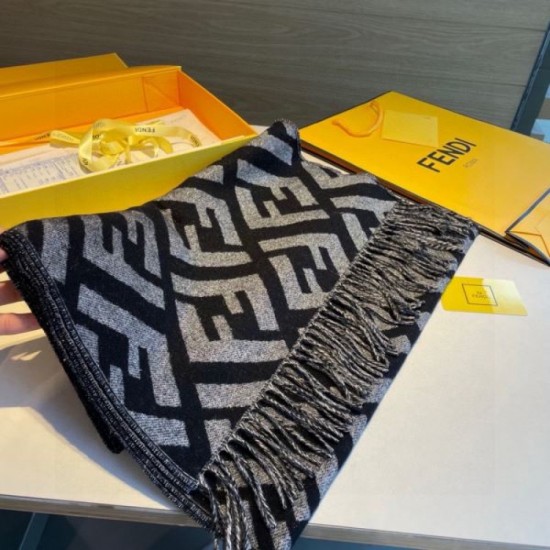 FENDI 2023FW scarf, a new winter item that is sure to be a hit this season FENDI 2023FW scarf, a new winter item that is sure to be a hit this season