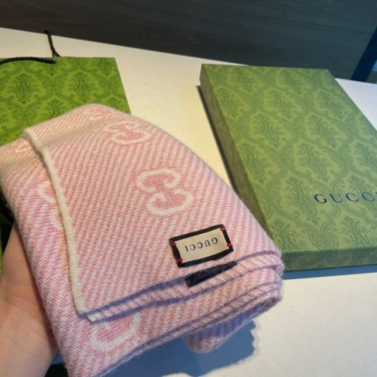 2023FW Muffler GUCCI Gucci New item that has attracted attention in many magazines 2023FW Muffler GUCCI Gucci New item that has attracted attention in many magazines