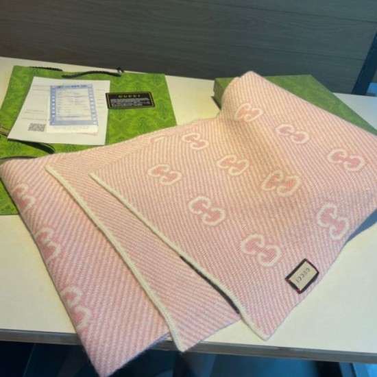 2023FW Muffler GUCCI Gucci New item that has attracted attention in many magazines 2023FW Muffler GUCCI Gucci New item that has attracted attention in many magazines