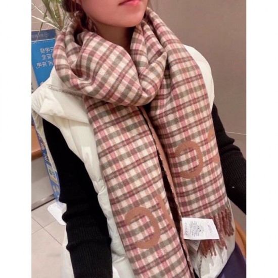 2023FW Muffler GUCCI Gucci Wear overflowing on the street 2023FW Muffler GUCCI Gucci Wear overflowing on the street
