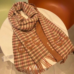 2023FW Muffler GUCCI Gucci Wear overflowing on the street