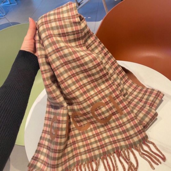 2023FW Muffler GUCCI Gucci Wear overflowing on the street 2023FW Muffler GUCCI Gucci Wear overflowing on the street