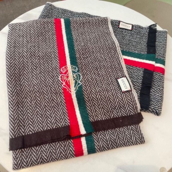 GUCCI Gucci New Autumn/Winter 2023FW Scarf that boasts tremendous support GUCCI Gucci New Autumn/Winter 2023FW Scarf that boasts tremendous support