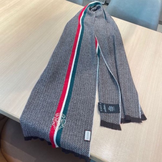 GUCCI Gucci New Autumn/Winter 2023FW Scarf that boasts tremendous support GUCCI Gucci New Autumn/Winter 2023FW Scarf that boasts tremendous support