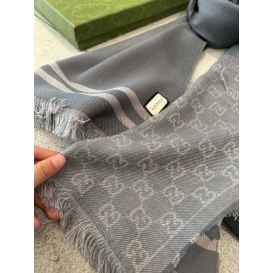 GUCCI 2023FW scarf for a modern style GUCCI 2023FW scarf for a modern style