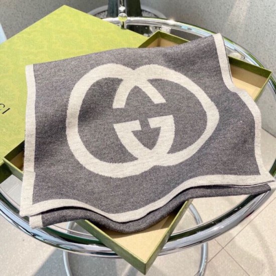 GUCCI Gucci 2023FW scarf perfect for winter outings GUCCI Gucci 2023FW scarf perfect for winter outings