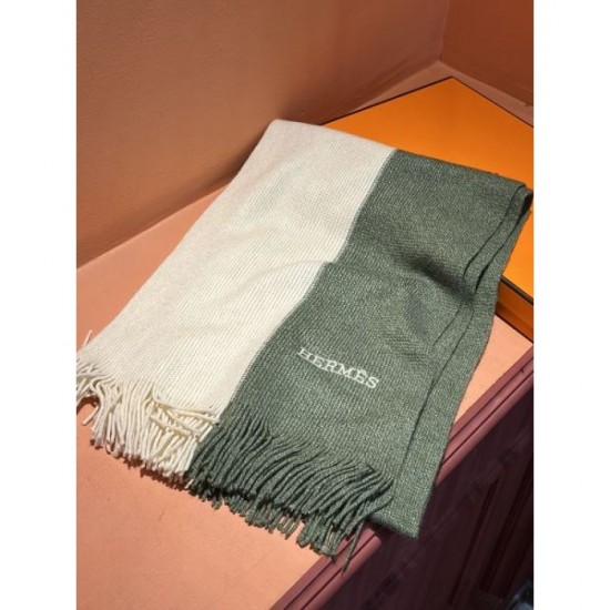 2023FW Muffler HERMES Enjoy fashion in the fall and winter 2023FW Muffler HERMES Enjoy fashion in the fall and winter