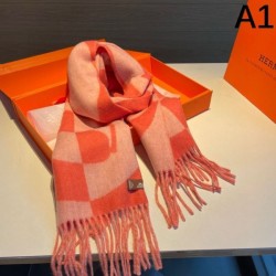 HERMES 2023FW Scarf for elegant casual coordination