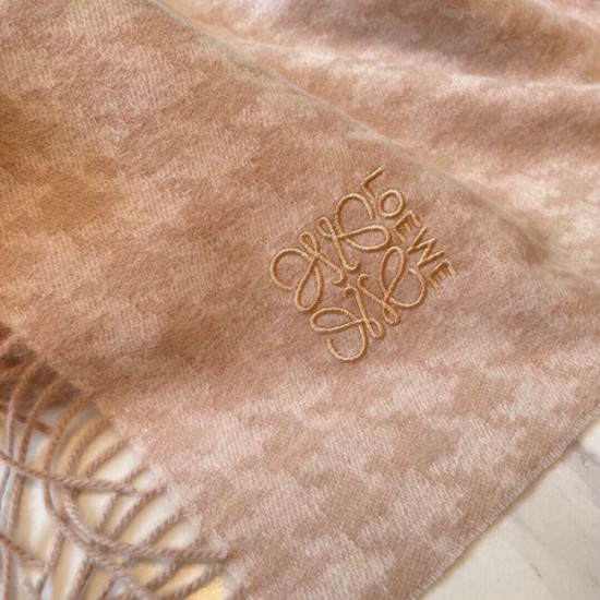 LOEWE Style for winter 2023FW Scarf LOEWE Style for winter 2023FW Scarf
