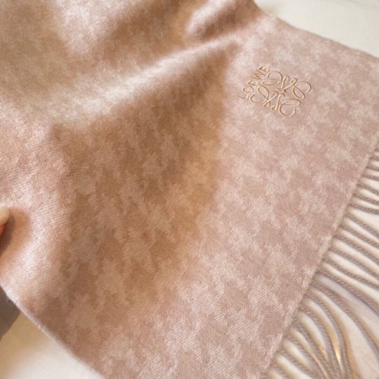 LOEWE Style for winter 2023FW Scarf LOEWE Style for winter 2023FW Scarf