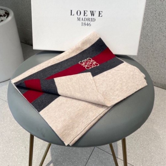 LOEWE 2023FW scarf perfect for winter outings LOEWE 2023FW scarf perfect for winter outings