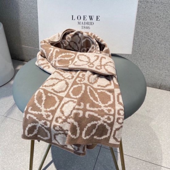 LOEWE 2023FW scarf, a new winter item that is sure to be a hit this season LOEWE 2023FW scarf, a new winter item that is sure to be a hit this season