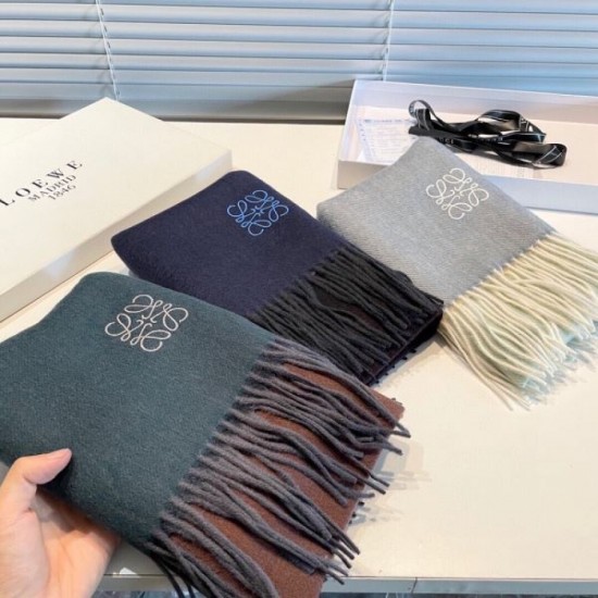 LOEWE This winter's essential item 2023FW scarf LOEWE This winter's essential item 2023FW scarf