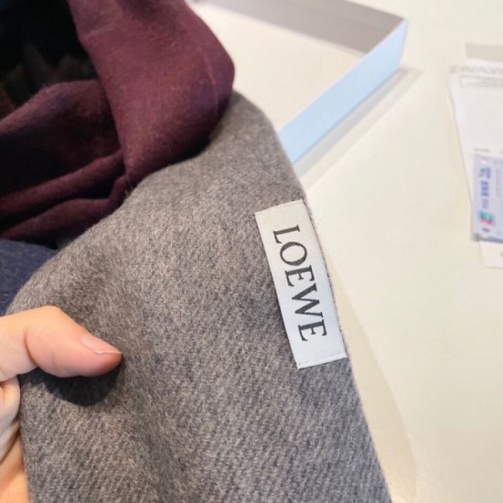 LOEWE This winter's essential item 2023FW scarf LOEWE This winter's essential item 2023FW scarf