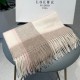 LOEWE 2023FW scarf that is useful during the change of seasons LOEWE 2023FW scarf that is useful during the change of seasons