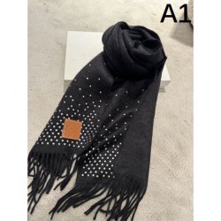 LOEWE Eye-catching style this winter 2023FW scarf