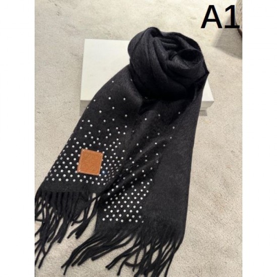 LOEWE Eye-catching style this winter 2023FW scarf LOEWE Eye-catching style this winter 2023FW scarf