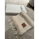 LOEWE Eye-catching style this winter 2023FW scarf LOEWE Eye-catching style this winter 2023FW scarf
