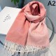 LOEWE Fans flock to new winter edition 2023FW scarf LOEWE Fans flock to new winter edition 2023FW scarf