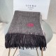 LOEWE Fans flock to new winter edition 2023FW scarf LOEWE Fans flock to new winter edition 2023FW scarf