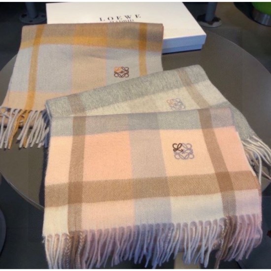 LOEWE Overseas customers limited advance sale 2023FW scarf LOEWE Overseas customers limited advance sale 2023FW scarf