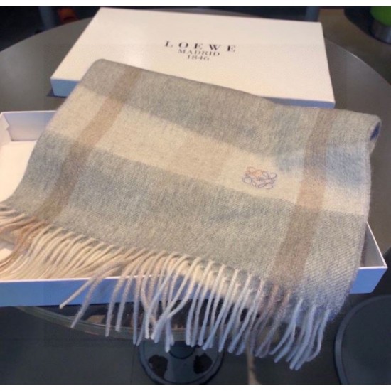 LOEWE Overseas customers limited advance sale 2023FW scarf LOEWE Overseas customers limited advance sale 2023FW scarf
